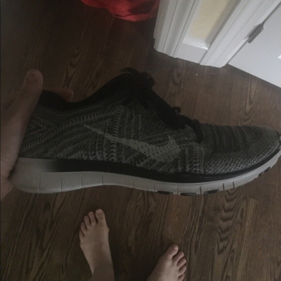 Nike Flyknit - Picture 1 of 5